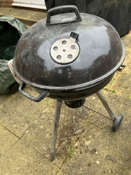 Photo of free Kettle bbq (Tilehurst RG31) #1