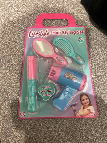 Photo of free Children’s hairdresser toy (W7) #1