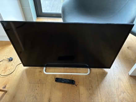 Photo of free Broken tv (sony 42 inch) (Watford WD17) #1