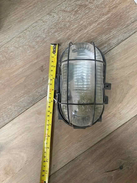 Photo of free Outdoor light (M32) #1