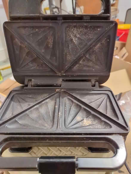 Photo of free Breville sandwich toaster (IG4) #3