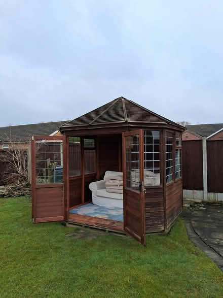 Photo of free summer house (Huntington York) #1