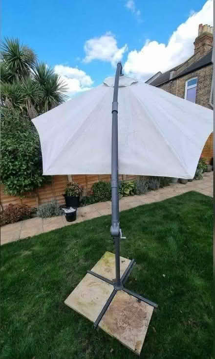 Photo of free Cream Cantilever 3m banana parasol canopy Vonhaus (Seven Kings IG3) #1