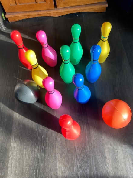 Photo of free 10-pin bowling set (Woodley RG5) #1