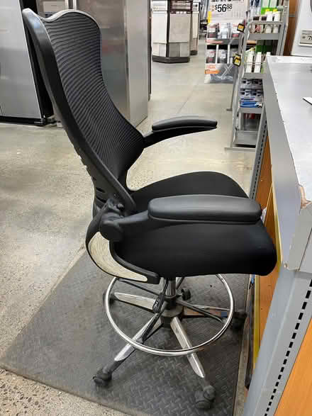 Photo of Stand Up High Rolling Desk Chair (Southern Heights BD San Rafael) #1