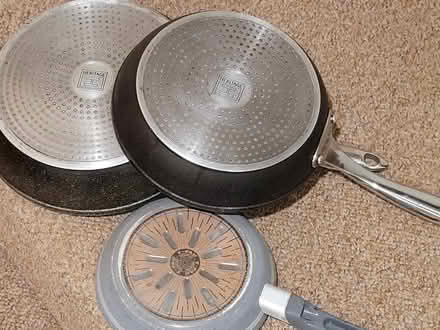 Photo of free 3 Frying pans (Hunt Club/McCarthy K1V 9H9) #3