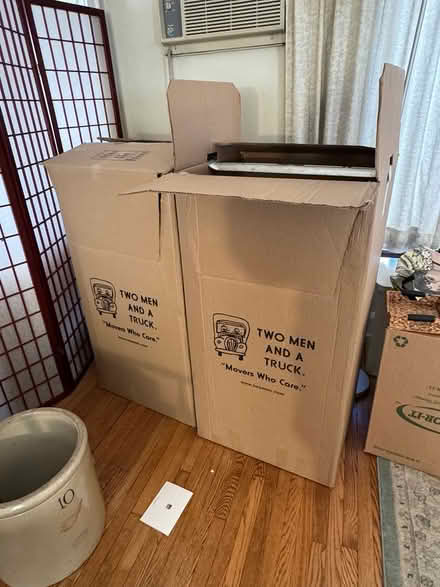 Photo of free Wwardrobe moving boxes (Elmhurst) #1