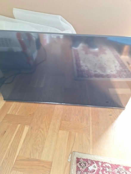Photo of free Hisence 40" smart tv (Willenhall) #1