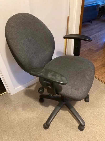 Photo of free Office chair with arms (Winter's Bridge KT7) #3