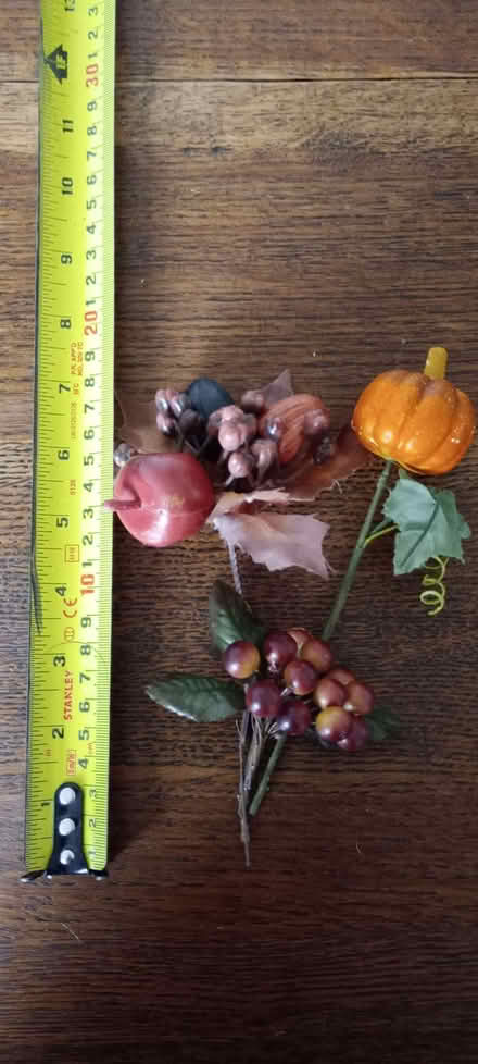 Photo of free Artificial flowers and foliage (Totteridge HW HP13) #2