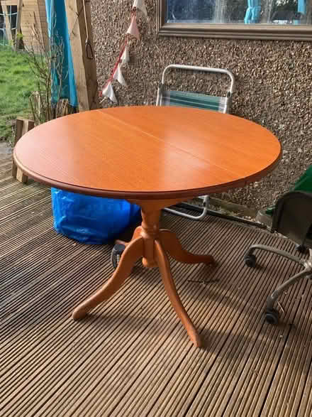 Photo of free A Round extending dining table (Bricknells Meadow OX28) #1