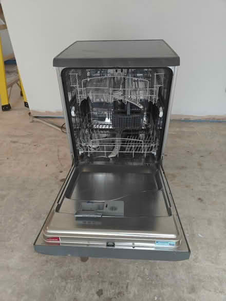 Photo of free Hotpoint Aquarius Dishwasher (Ramsbottom) #3