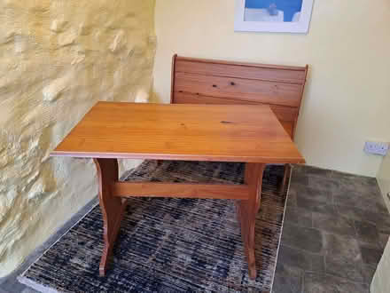Photo of free Dining table and chairs (Piece TR16) #4