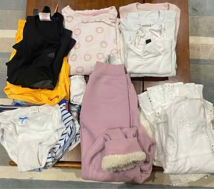 Photo of free 7/9 years girls clothes (Ub7 7pd) #1