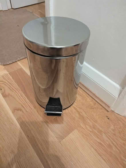 Photo of free Small pedal bin (4.5 L) (West Norwood SE27) #1