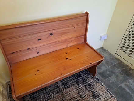 Photo of free Dining table and chairs (Piece TR16) #2