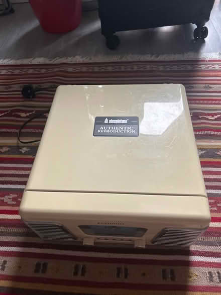 Photo of free Record player/ radio am/fm (W5) #2
