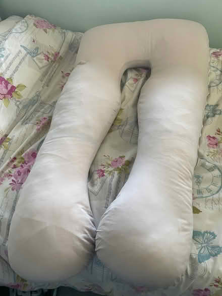 Photo of free Pregnancy pillow (Woking GU21) #1