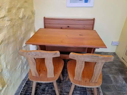 Photo of free Dining table and chairs (Piece TR16) #1