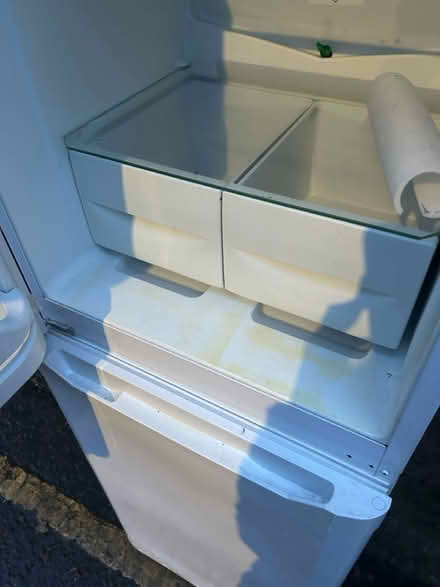 Photo of free Fridge 100% works drawers cracked (SW18) #4