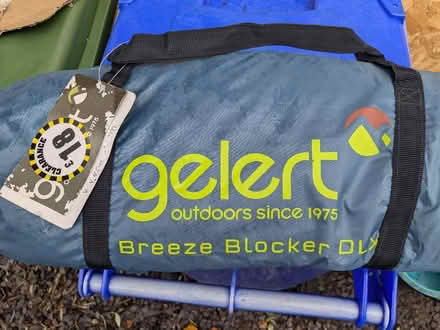 Photo of free wind break (Earlsfield SW17) #1