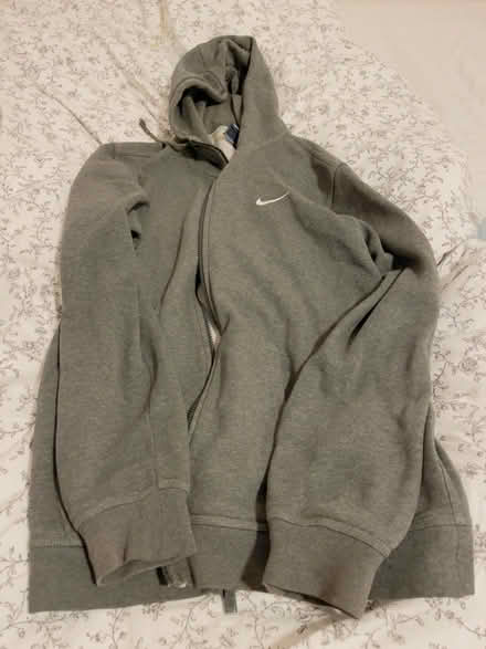 Photo of free Men hoodies and sweatshirts (Dollis Hill) #2