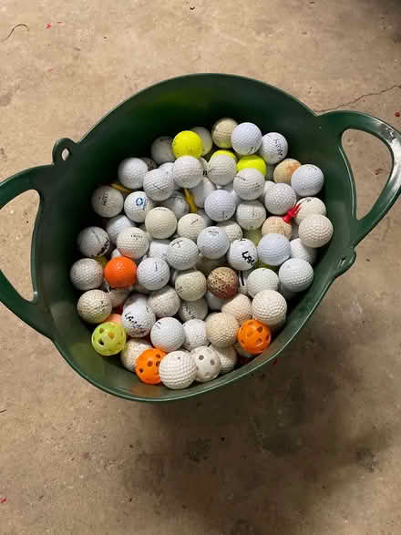 Photo of free 276 used golf balls (Sidcup DA15) #1