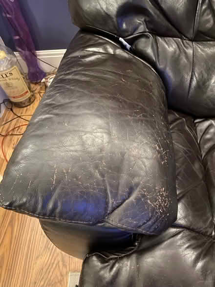 Photo of free Reclining Electric Leather Sofa (Gillingham - near big Tesco) #3
