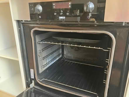 Photo of free Zanussi electric oven, old but clean and working fine (Wargrave RG10) #4