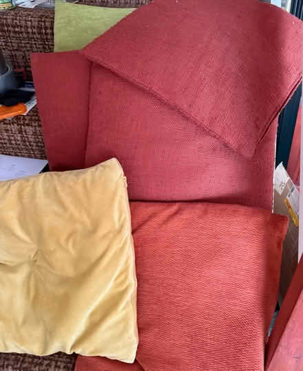Photo of free Cushions x 6 (Croydon. CR2 9) #3