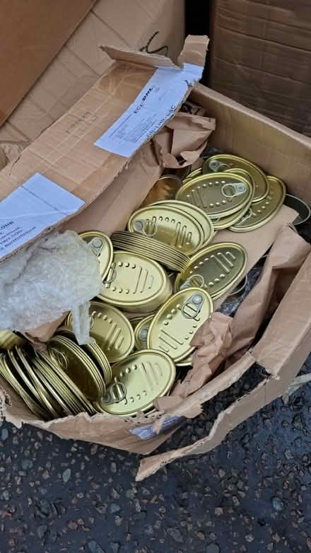 Photo of free New tins - lids and bases (SW18) #1