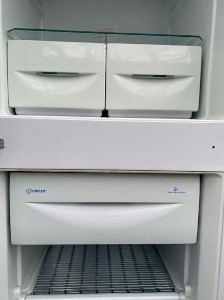 Photo of free Fridge 100% works drawers cracked (SW18) #2