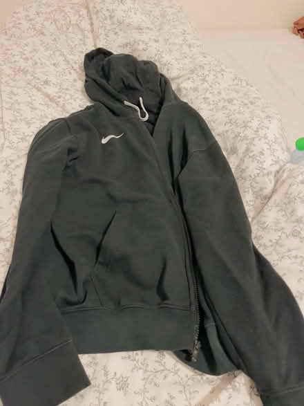 Photo of free Men hoodies and sweatshirts (Dollis Hill) #4