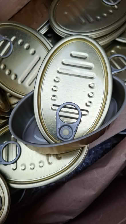 Photo of free New tins - lids and bases (SW18) #3