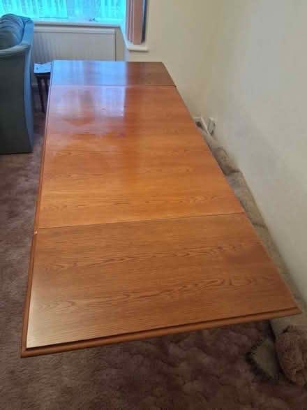 Photo of free Extendable dining table (Cheshunt EN8) #4