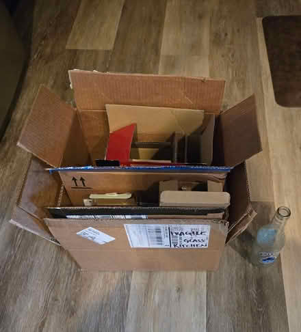 Photo of free medium and small boxes (spartan keyes) #1
