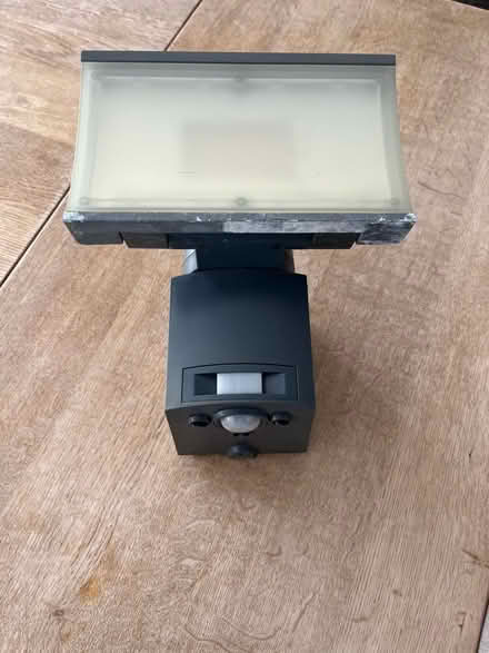 Photo of free Outdoor floodlight, motion activated - very bright (Cutteslowe OX2) #1