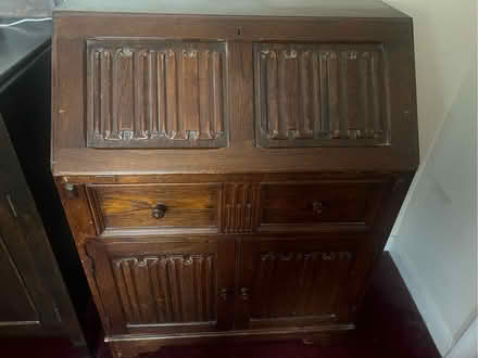 Photo of free Bureau (Liss GU33) #1