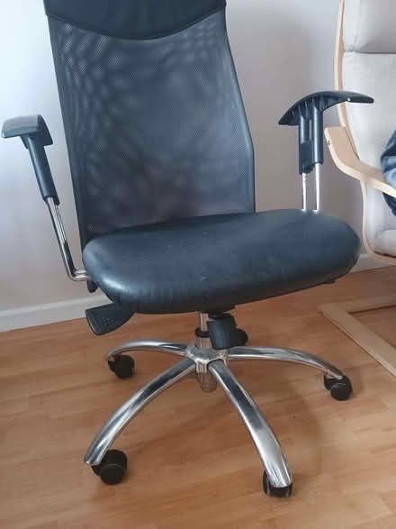 Photo of free Office chair (Boxmoor HP1) #3