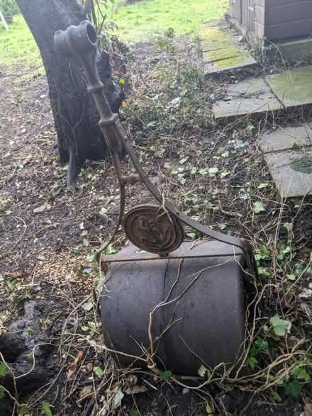 Photo of free Vintage Cast Iron garden roller (Banstead SM7) #3