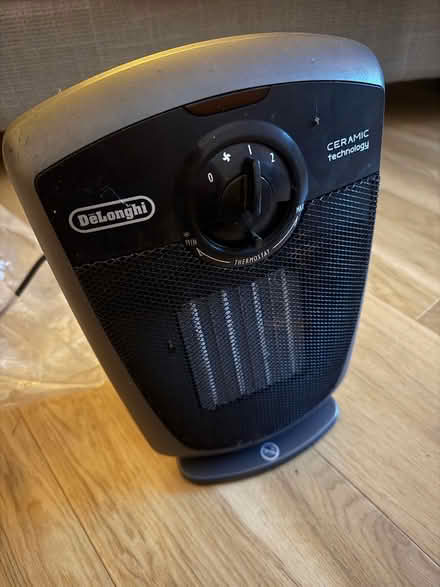 Photo of free DeLonghi ceramic heater (HP15 Holmer Green) #1