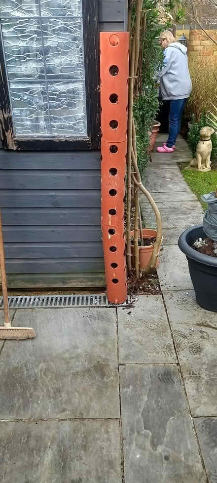 Photo of free Polanter Hanging Planter (Elmfarm Aylesbury HP21) #1