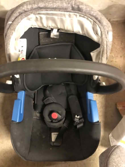 Photo of free Baby seat and sleeping bag (Bermondsey) #1