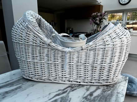 Photo of free White Wicker Moses basket (KT109ET) #1