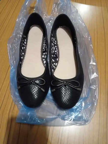 Photo of free Ladies shoes size 7 (Station Area RG21) #1