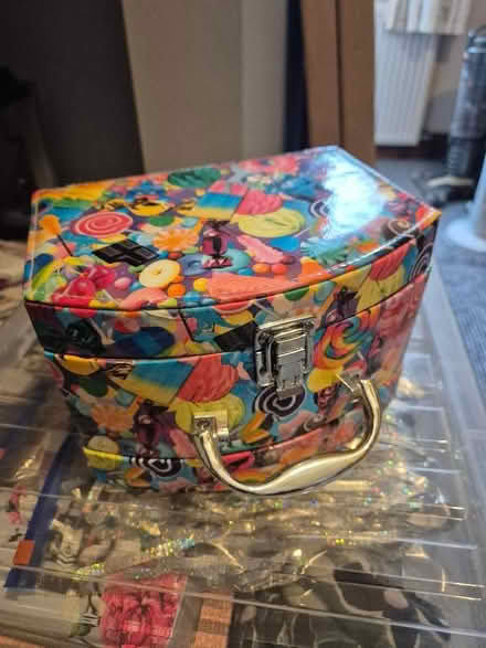Photo of free Make-up box (Harley Shute TN38) #1