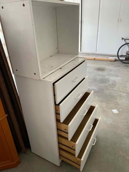 Photo of free 5 drawer Dresser (Cr. Valley & golden lantern) #1