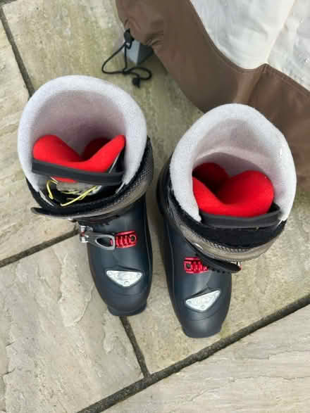 Photo of free Men’s Salomon Ski Boots - size 9 (Shepperton, TW17) #3
