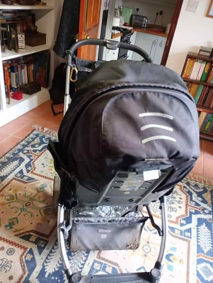 Photo of free Oyster travel system (HP13 Terriers near RGS) #2