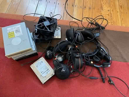 Photo of free Mixture of PC components and peripherals (Kensington W11) #1